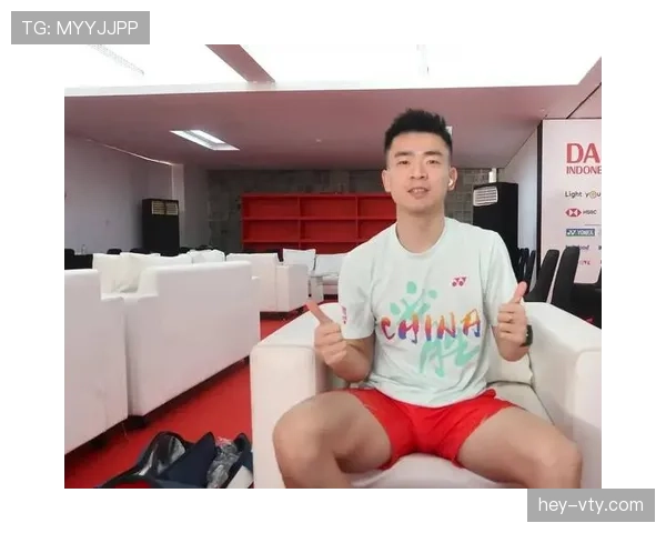 郑思维训练完直接啃鸡腿,这自律和放纵切换也太丝滑了 郑思维训练完直接啃鸡腿,这自律和放纵切换也太丝滑了